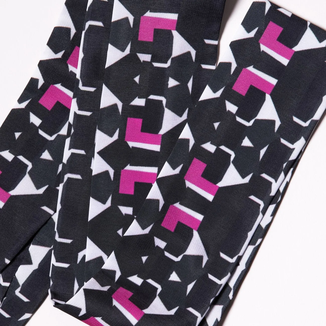Geometric Beat Pink