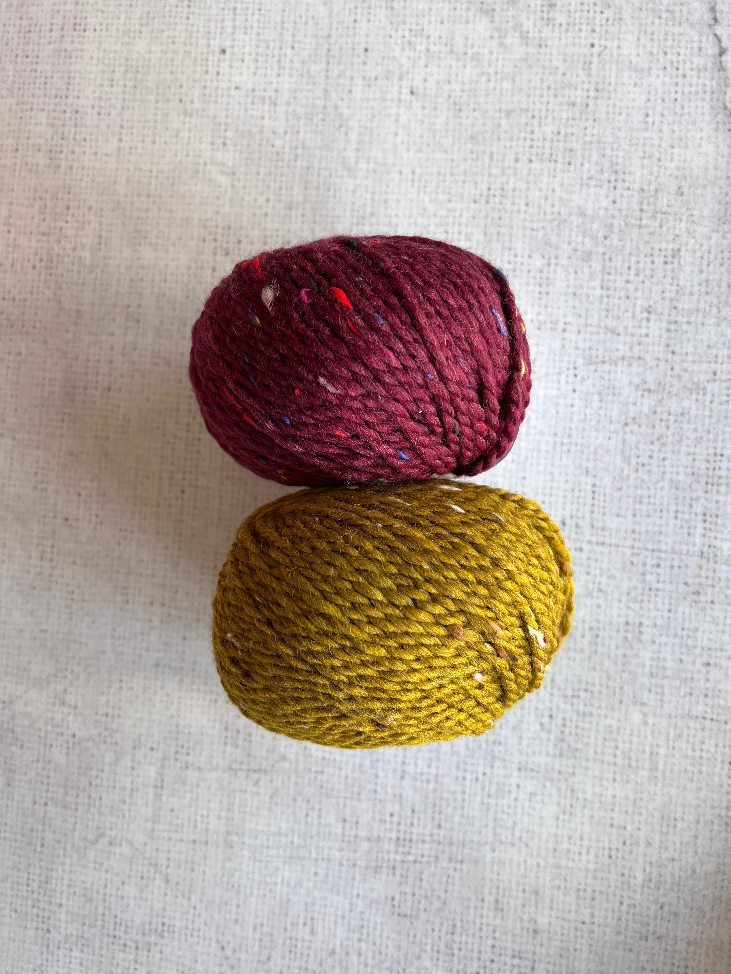 Knitting Kit: In The Round Cowl in BC Garn Hamelton Tweed 2 Chunky GOTS certified organic yarn